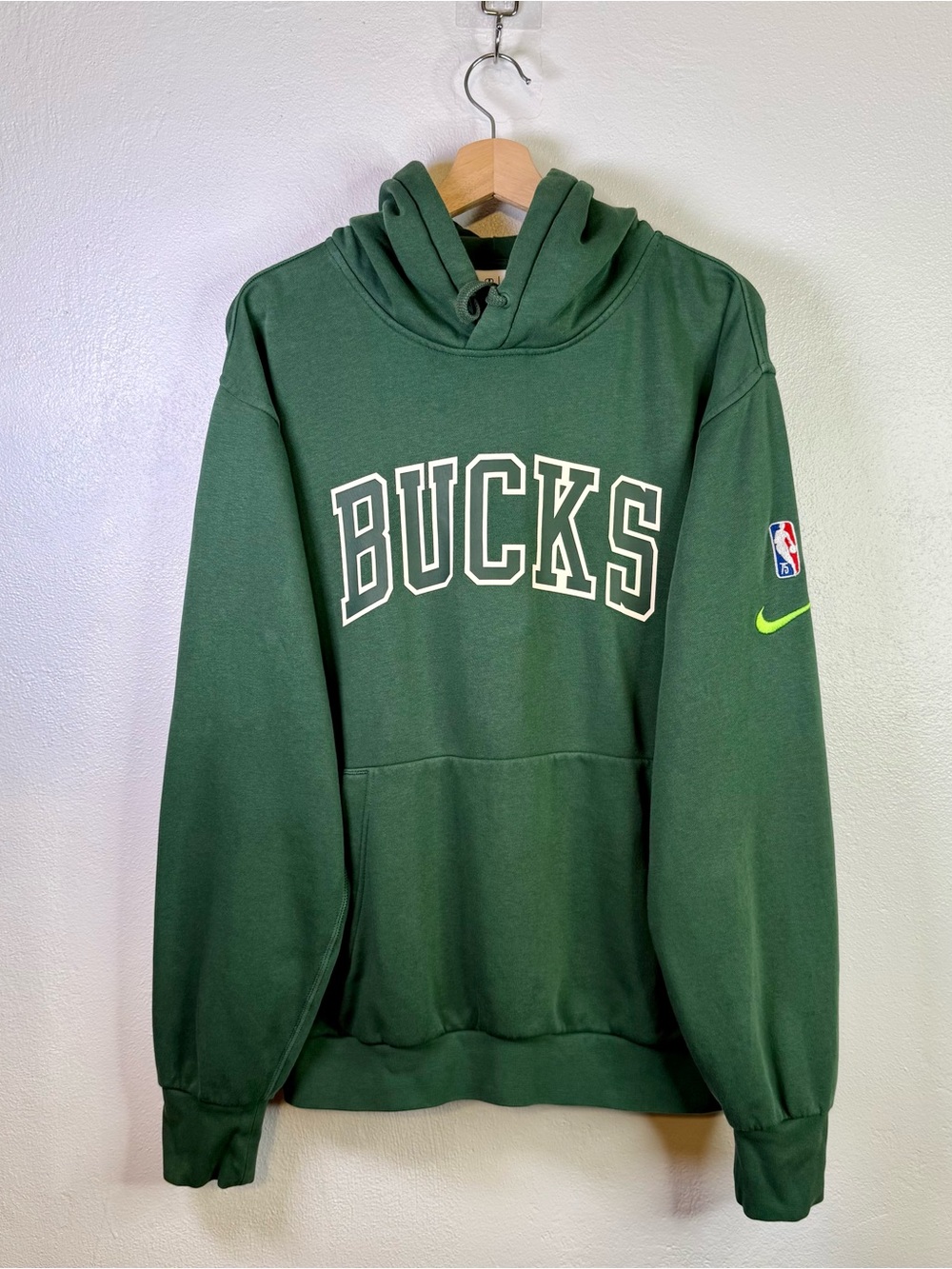 Men's Milwaukee Bucks Nike Green City Edition Essential Logo Pullover Hoodie Lrg